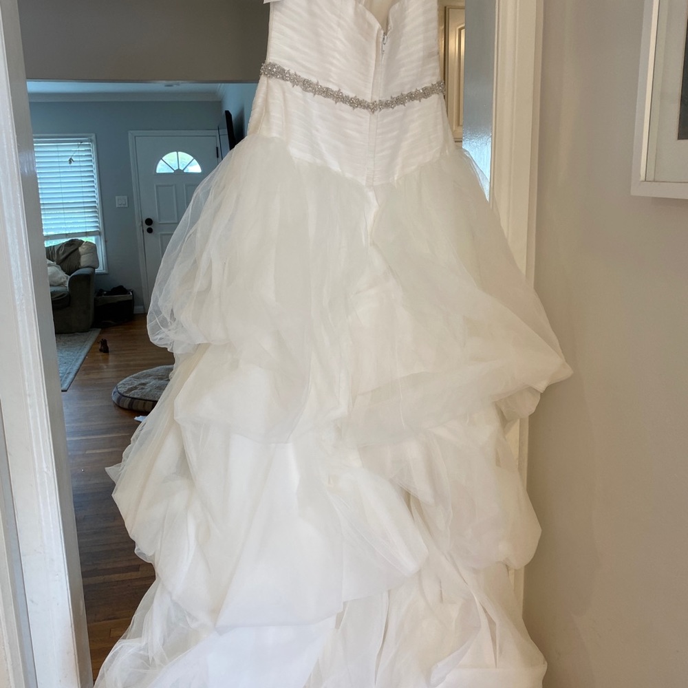 Oleg Cassini Couture Bridal Gown - Picture 4 of 13